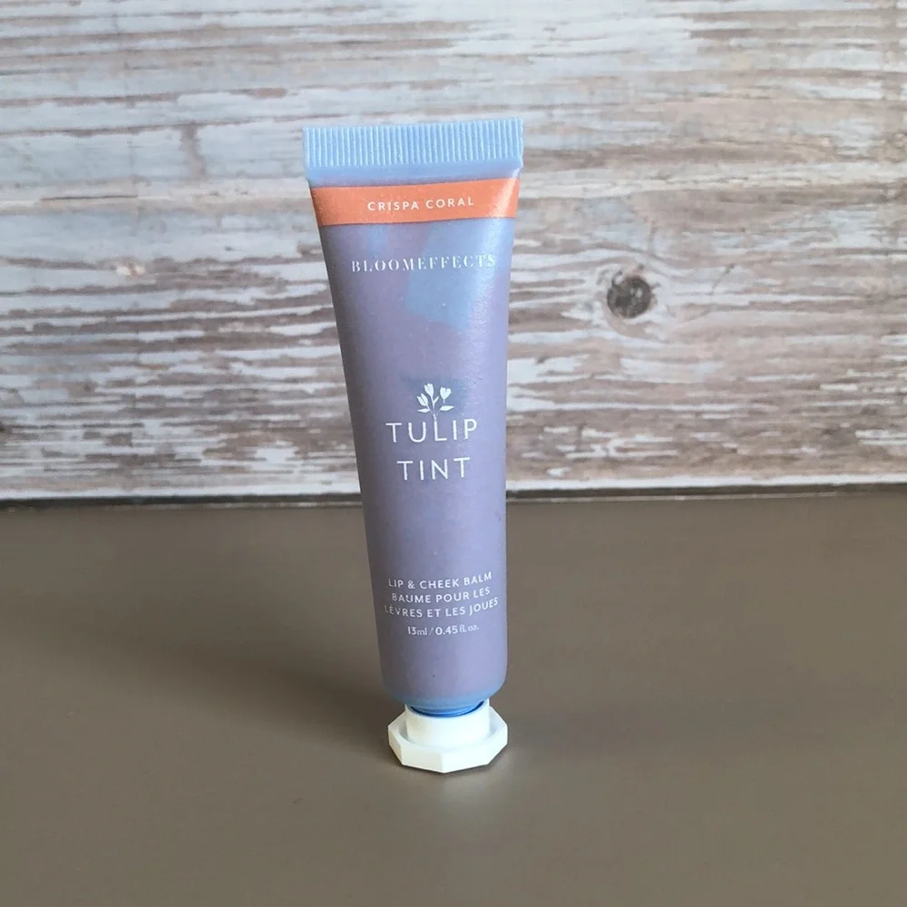 ❤️$4 NWT Tulip Tint in Shade Crispa Coral